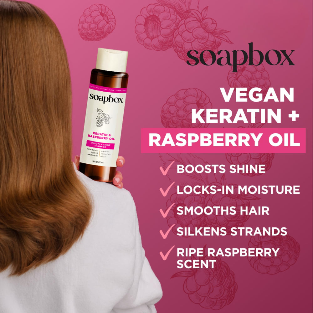 Soapbox Shine fórmula sin sulfatos ni parabenos para el cabello suave.