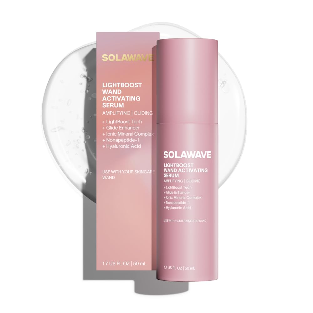 Solawave LightBoost Serum-textura suave para un deslizamiento cómodo durante la terapia de luz.