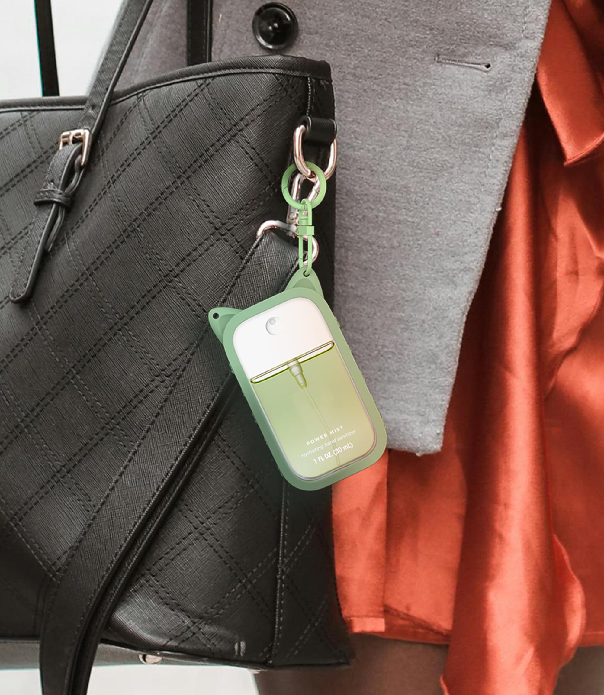 Llavero Sonnorel dorado y coordinado, acceso rápido a tu spray en bolsos.
