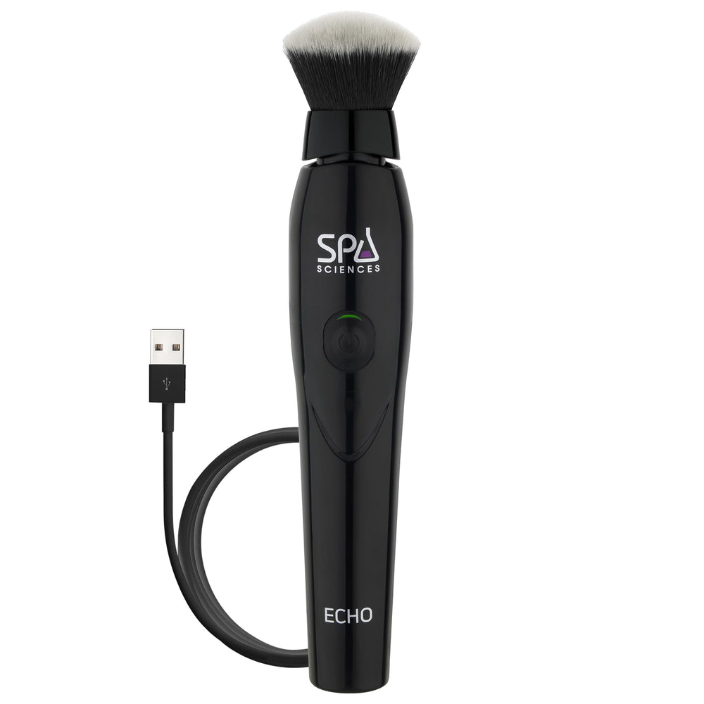 Pincel Spa Sciences ECHO para mezclar maquillaje con acabado suave y uniforme.