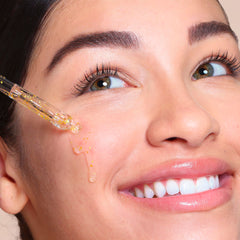 SpaLife 24k gold flakes illuminate the complexion in the serum