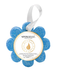 SPONGELLÉ Exfoliante corporal Fresia Pera en empaque, ideal para viaje y regalo.