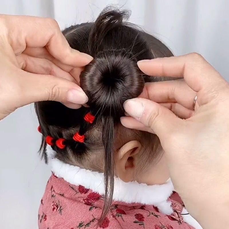 SQULIGT rosquilla para moño infantil: mantiene el cabello recogido durante el baile.