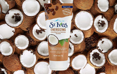St. Ives Coco Café exfoliante aroma energizante en cada uso.