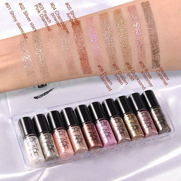 Delineadores líquidos SUAKE brillantes para líneas definidas y efecto sparkle.