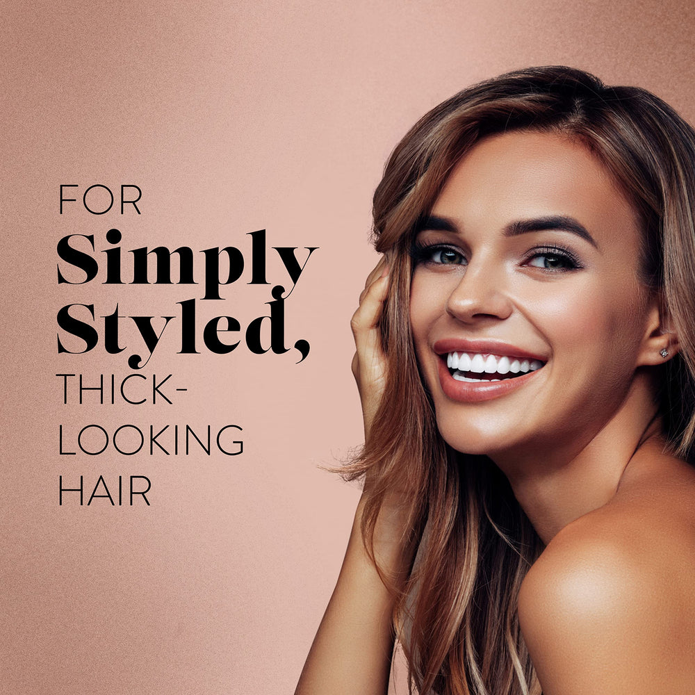 Aplicación en cabello húmedo con Suave Simply Styled para peinado fácil.
