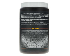 Aplicación del gel Suavecito Firme en cabello para estilo versátil durante todo el día.