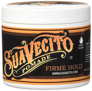 Aplicación suave con Suavecito Pomade Firme para peinados de día entero.
