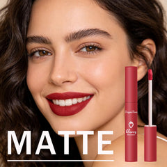 Sulily labio mate, deslizamiento suave para aplicación precisa.