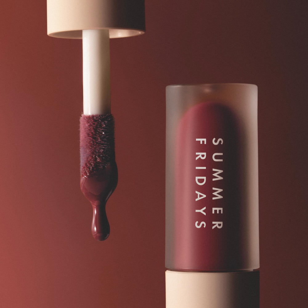 Summer Fridays Dream Lip Oil envase elegante acompaña tu rutina diaria.