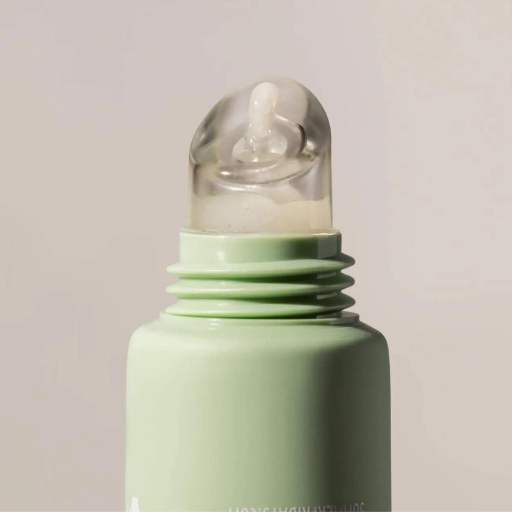 Bálsamo labial Summer Fridays mejora la apariencia de labios con uso constante.