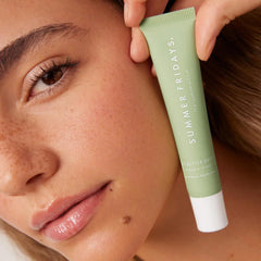 Bálsamo labial tintado Summer Fridays, brillo suave para realzar el color natural.
