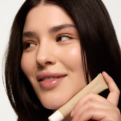 Summer Fridays Lip Butter Vanilla textura satinada aporta brillo suave