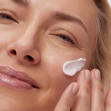 Summer Fridays Rich Cushion Face Cream – Application jour pour hydratation et barrière renforcée
