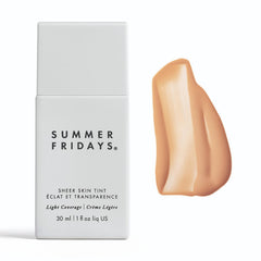 Summer Fridays Sheer Skin Tint en botella con aplicador para un acabado ligero y natural