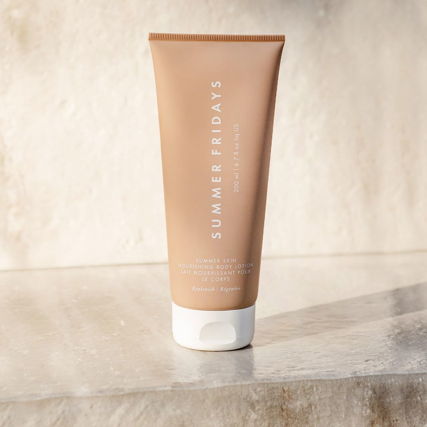 Aroma de coco, vainilla y almendra de Summer Silk para relajación sensorial.