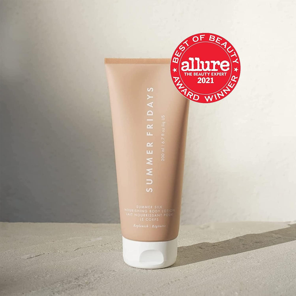 Textura suave de Summer Silk Nourishing Body Lotion en la piel.