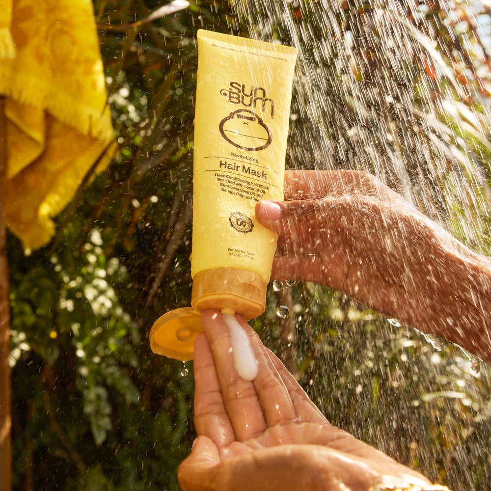 Sun Bum aplicación de 5-10 minutos para revitalizar el cabello.
