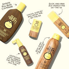 Protección amplia UVA/UVB y piel hidratada durante actividades al aire libre con Sun Bum.