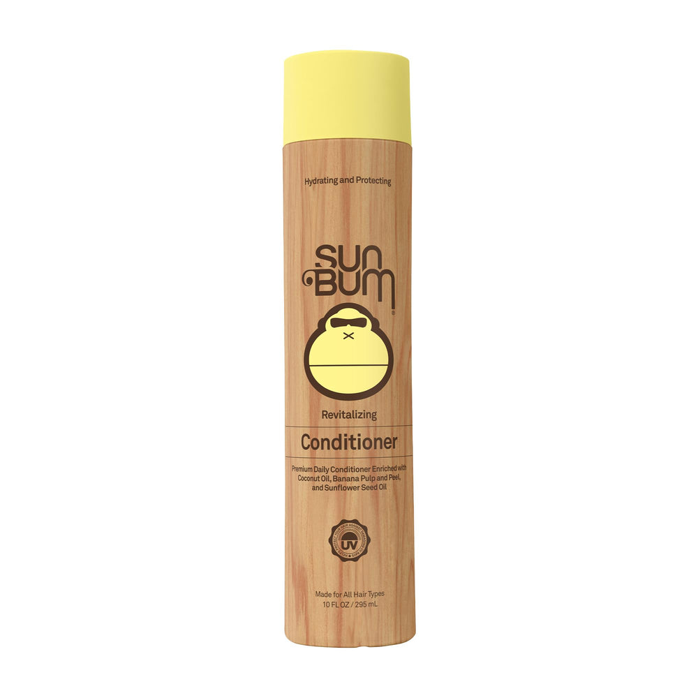 Sun Bum Acondicionador Revitalizante botella para cabello suave y nutrido.