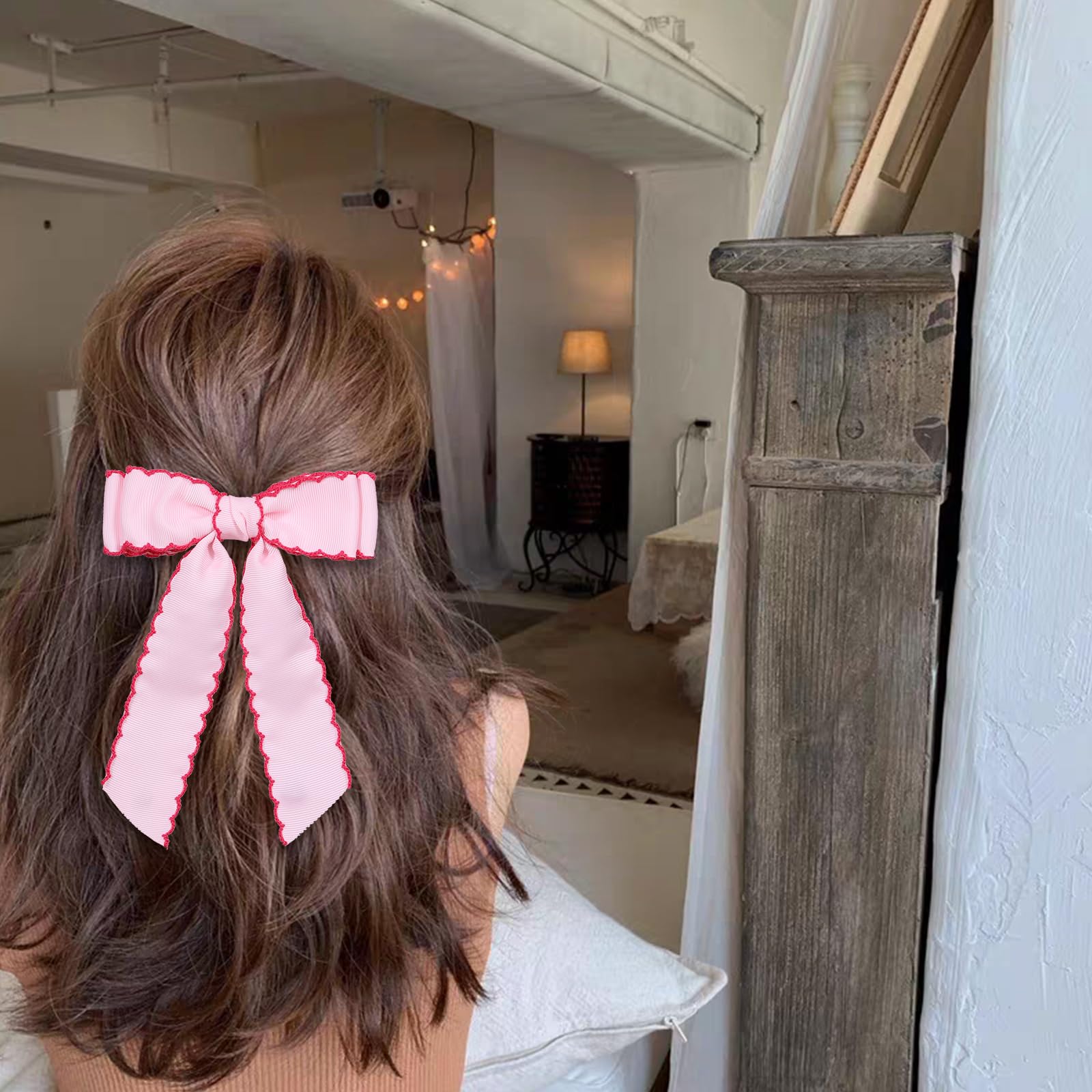 SUPCLIPS diseño con borde definido, lazo rosa con rojo añade chispa.