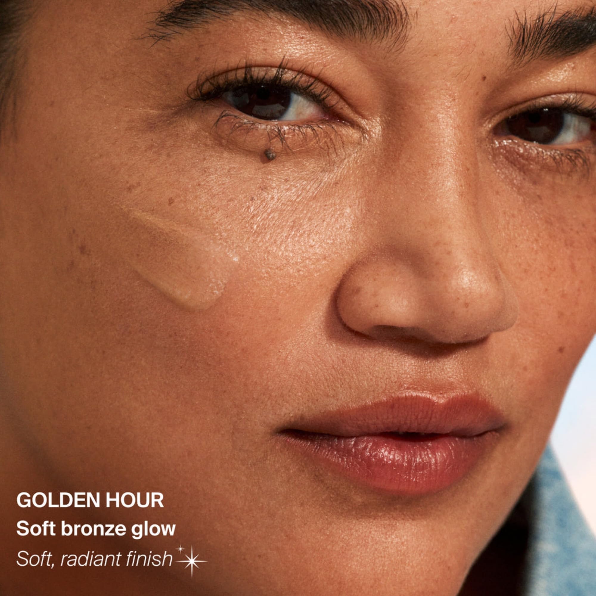 Brillo sutil de Glowscreen Drops resalta rasgos sin exceso.
