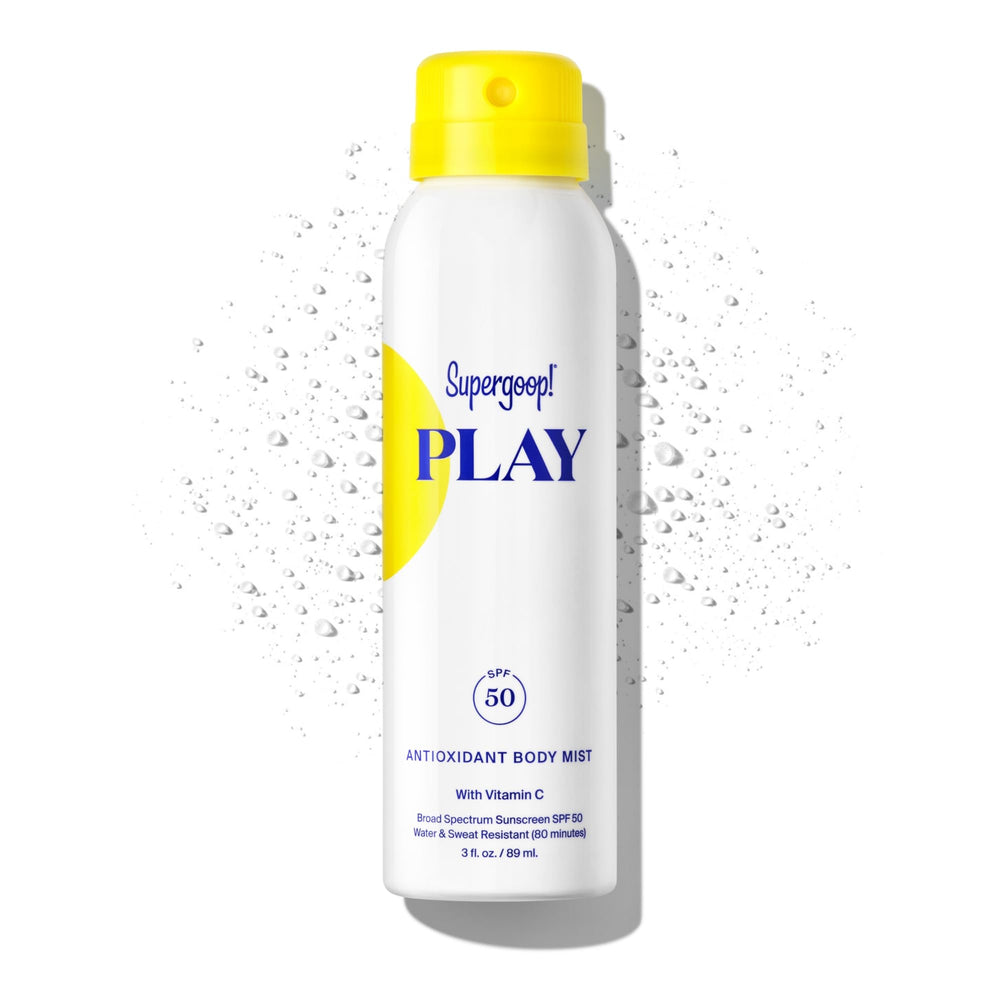 Supergoop PLAY Bruma antioxidante corporal SPF50, botella lateral para protección ligera en dias activos.