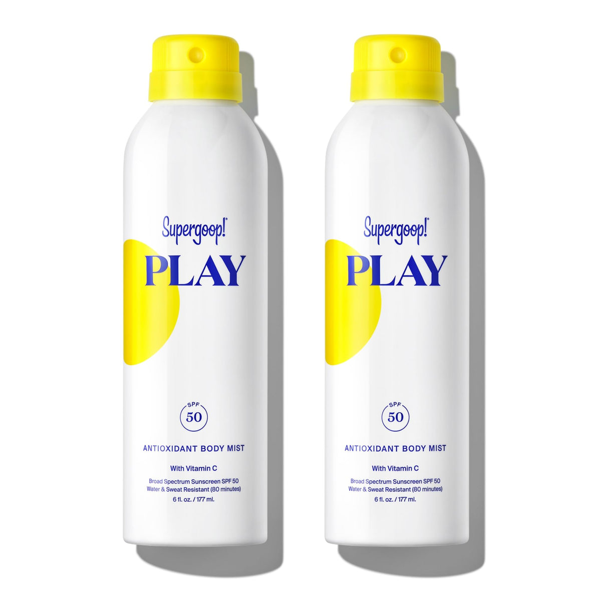 Bruma corporal ligera de Supergoop PLAY SPF 50 para piel expuesta.