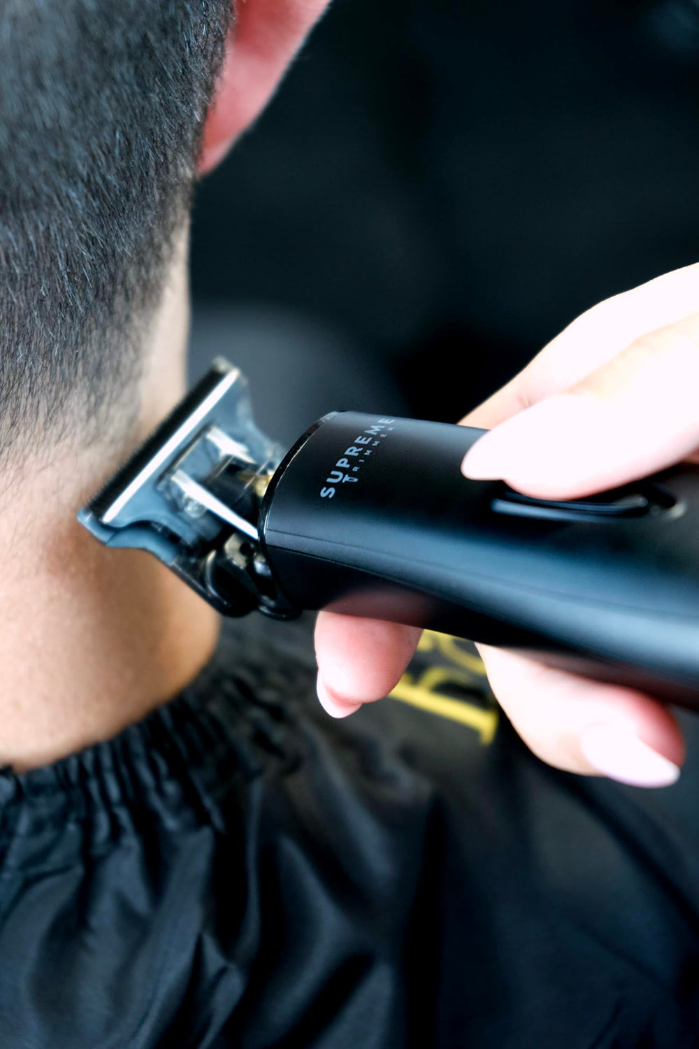 Supreme Trimmer T Shaper con indicador LED para controlar la batería.