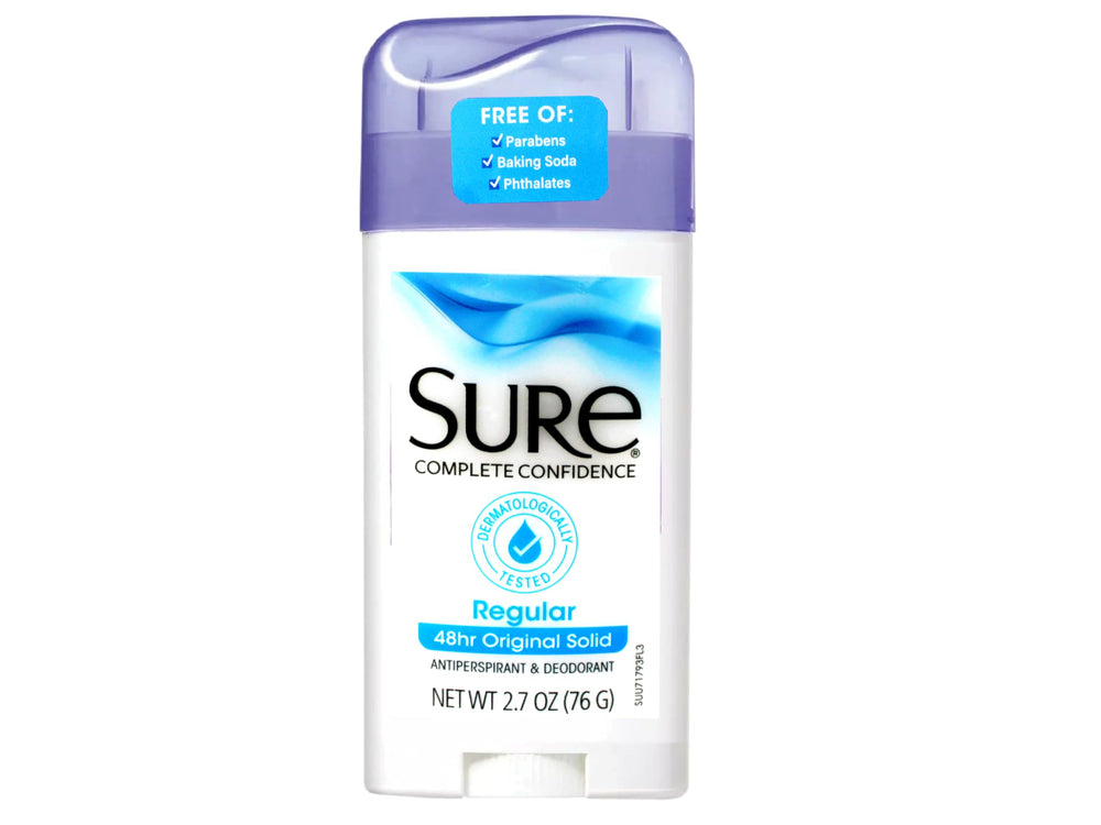 Sure Original Solid Antiperspirant con algodón ligero ofrece aplicación suave y sensación limpia.