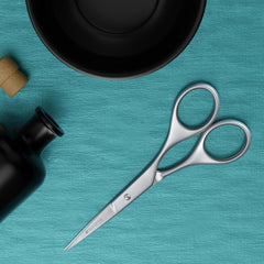 Tijeras Suvorna para rostro: cuidado facial con precisión.