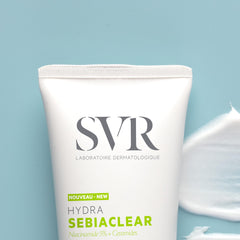 SVR Sebiaclear crema facial con niacinamida y ácido hialurónico para hidratación suave.