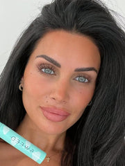 SWEED Cloud Mascara – volume dramatique sans paquets grâce à la formule légère.