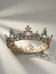 SWEETV Corona Barroca Reina Joyas Multicolor: colores vivos que destacan con iluminación.