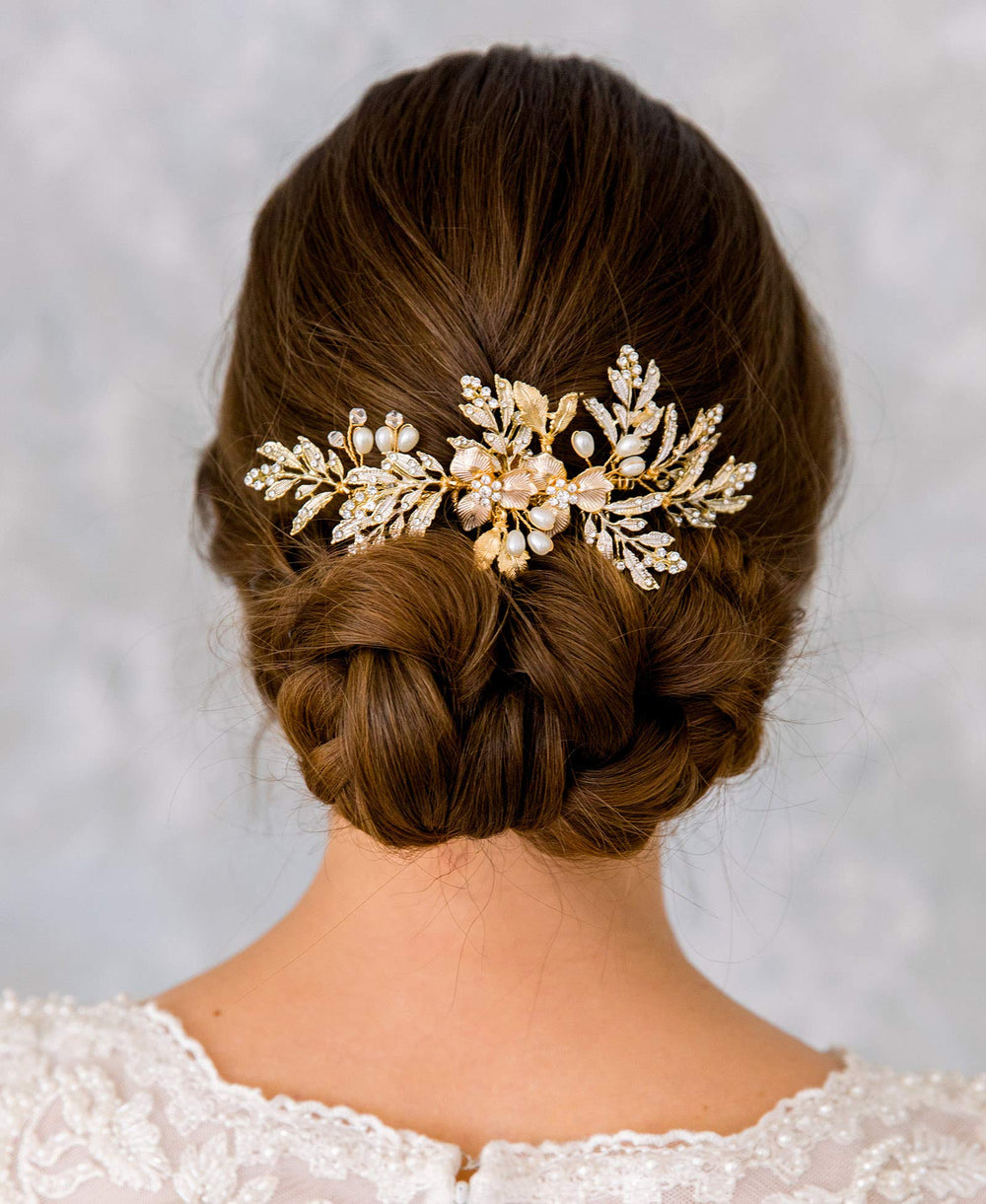 SWEETV detalle floral oro: diseño delicado que realza cualquier peinado.