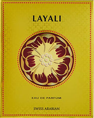 Layali Swiss Arabian: mano sosteniendo frasco para demostrar su elegancia.