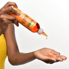 Cuidado de piel y manos con African Healing Oyl para hidratación y suavidad.