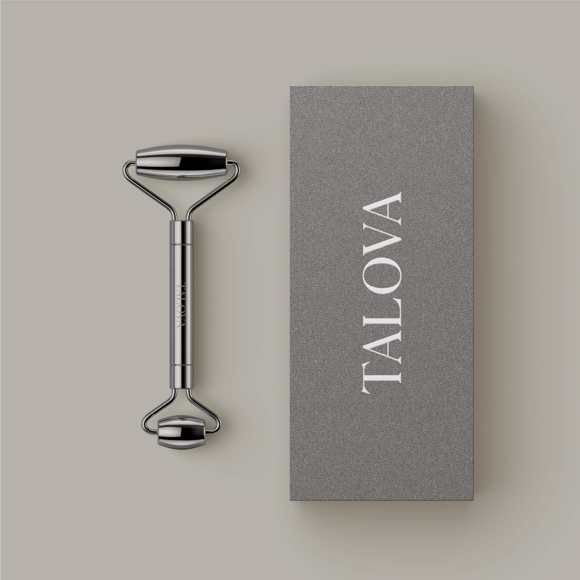 TALOVA rodillo ergonómico potencia absorción de sérum e hidratante.