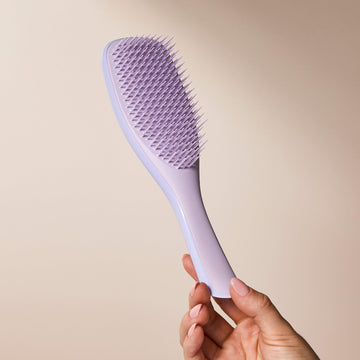 Tangle Teezer diseño compacto para llevar en la bolsa.