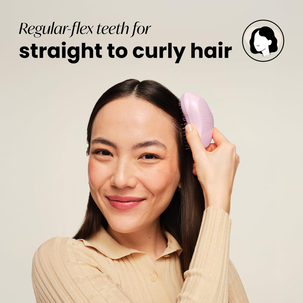 Tangle Teezer Original Detangler, diseño ergonómico para manos pequeñas, ideal para viajes.