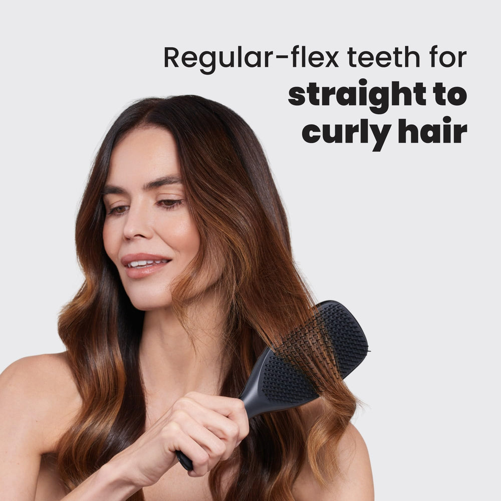 Tangle Teezer con dientes de dos niveles desenreda y suaviza.