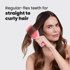 Tangle Teezer para distribuir acondicionador de forma uniforme en la ducha.