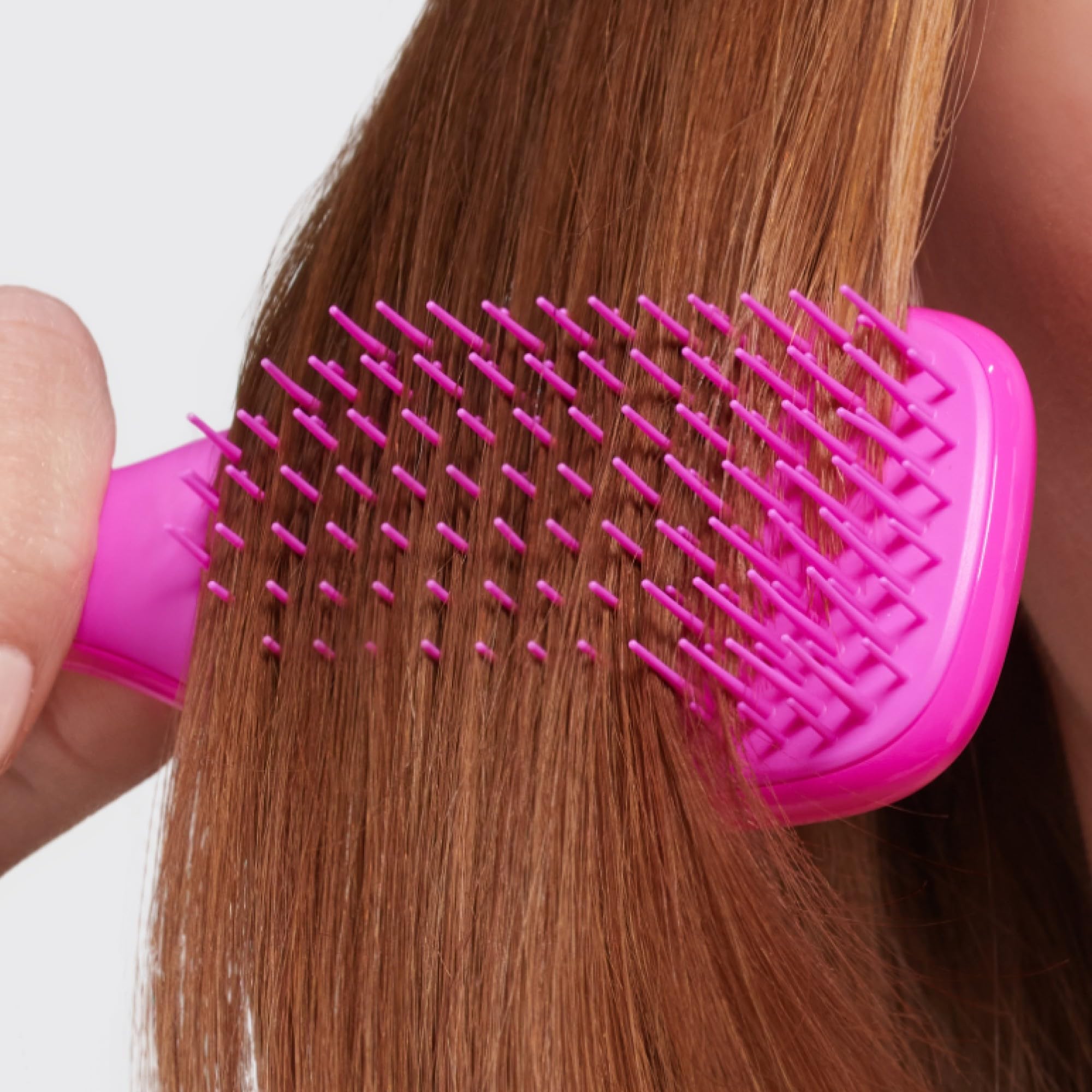 Uso diario con el Detangler mini para todo tipo de cabello.