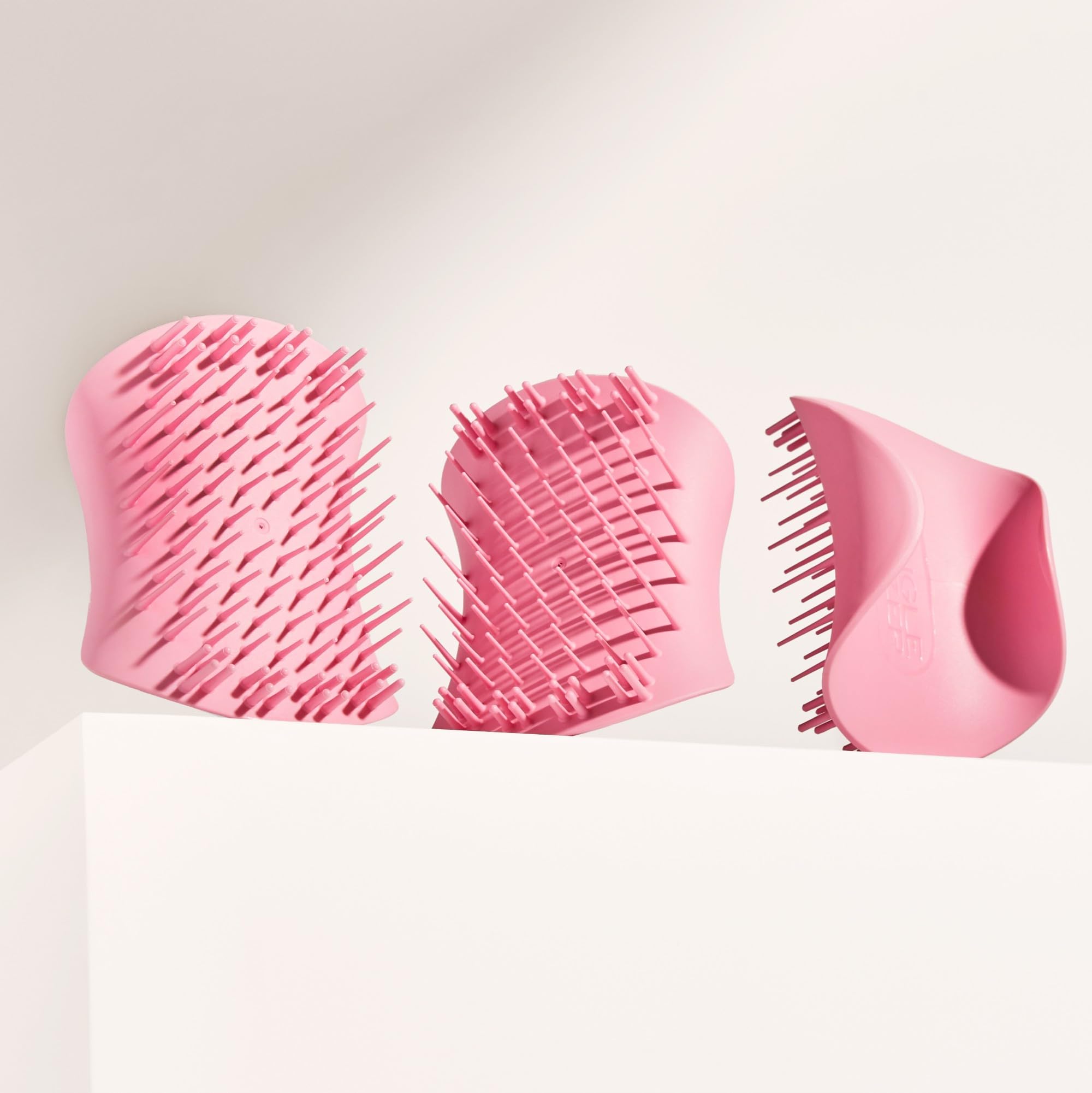 Tangle Teezer se usa en ducha o en seco para limpieza rápida.