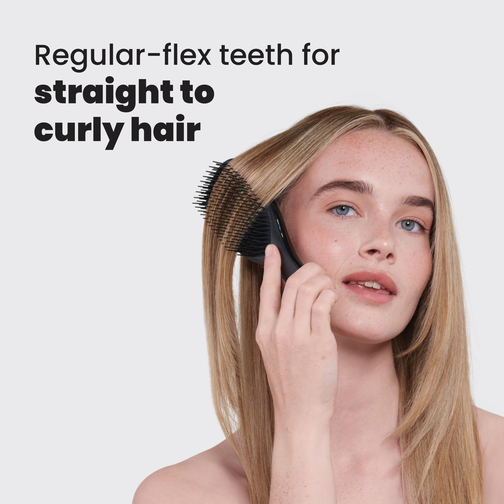 Tangle Teezer uso en la ducha, distribuye productos de forma uniforme para un acabado suave.