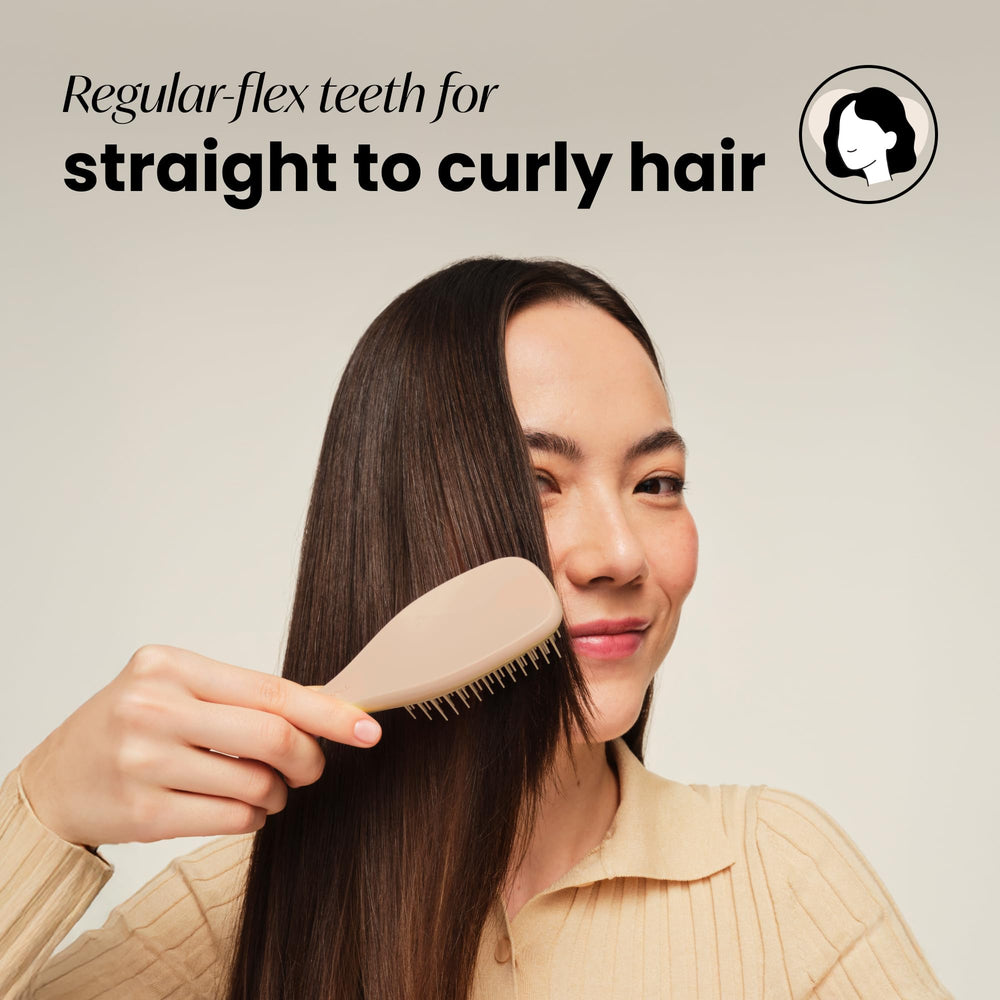Tangle Teezer Ultimate mini para viaje, fácil de transportar.