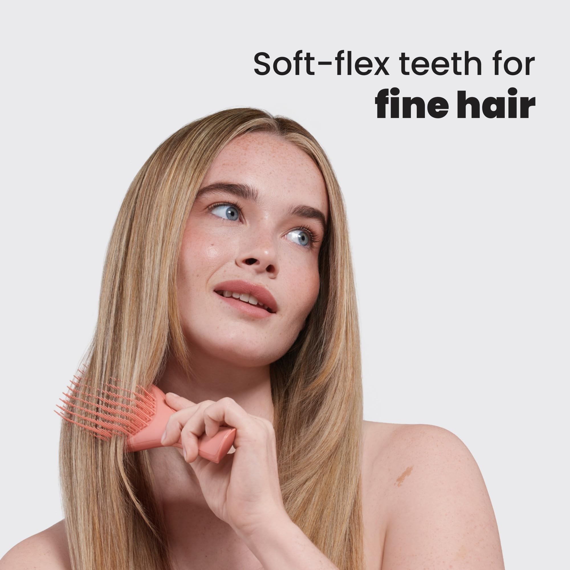 Cepillo Tangle Teezer uso en cabello mojado y seco para peinado suave.
