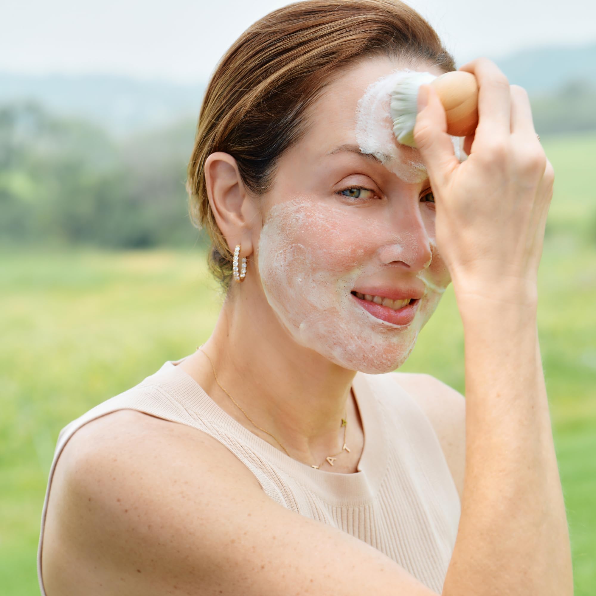 Tata Harper Clarifying Cleanser deja piel suave y limpia tras uso