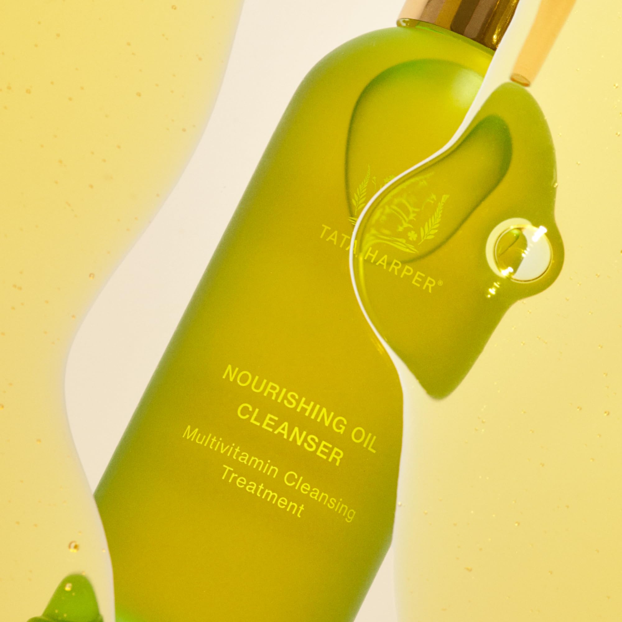 Tata Harper Nourishing Oil Cleanser, uso diario para una limpieza suave y efectiva.