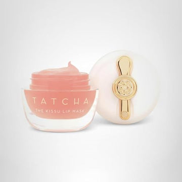 Impacto social de comprar Tatcha: apoyo a educación y diversidad de libros.